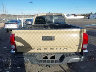2017 Toyota Tacoma SR5 with VIN 3TMDZ5BN2HM035841, listed as a IAAI auction lot 41201932 with 177,954 mi miles. Bid and sale history available at carsss.com. Image 16.