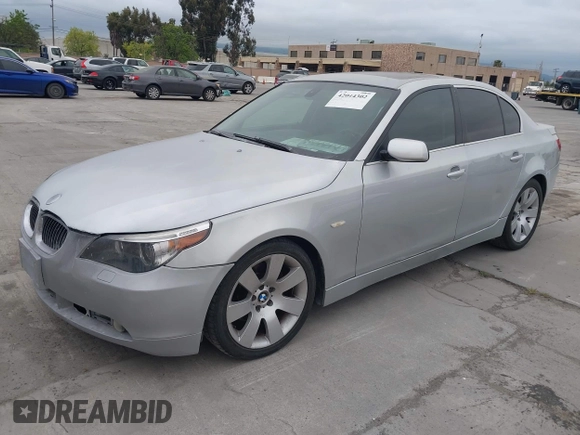 2007 BMW 5 Series 530i with VIN WBANE73537CM45085, listed as a IAAI auction lot 42044302 with 170,227 mi miles. Bid and sale history available at carsss.com. Image 2.