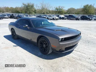 2018 Dodge Challenger SXT z VIN 2C3CDZAG1JH294964, wystawiony jako IAAI lot #42397148 z przebiegiem 58 378 mil mil oraz . Historia ofert i sprzedaży dostępna na DreamBid. Obrazek 1.
