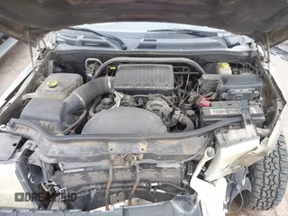 2006 Jeep Commander с VIN 1J8HG48N06C275065, выставлен на аукционе IAAI как лот 42330005 с пробегом 196 924 миль миль и . История ставок и продаж доступна на DreamBid. Изображение 10.