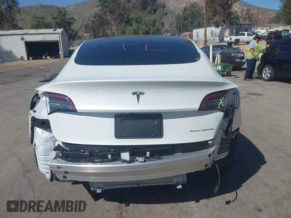 2022 Tesla Model 3 Long Range z VIN 5YJ3E1EB8NF212930, wystawiony jako IAAI lot #41658127 z przebiegiem 43 773 mil mil oraz . Historia ofert i sprzedaży dostępna na DreamBid. Obrazek 17.