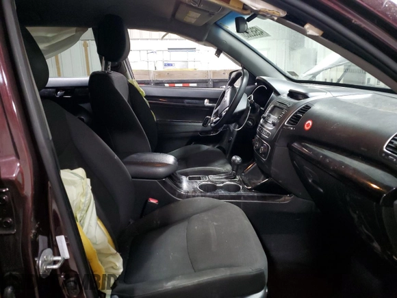 2014 Kia Sorento LX with VIN 5XYKTDA73EG427077, listed as a Copart auction lot 45952605 with 121,234 mi miles and Salvage Title. Bid and sale history available at carsss.com. Image 7.