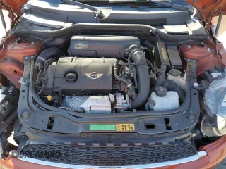2011 MINI Convertible S z VIN WMWZP3C59BTX83202, wystawiony jako Copart lot #47138535 z przebiegiem 162 809 mil mil oraz Szkoda całkowita • Salvage title. Historia ofert i sprzedaży dostępna na DreamBid. Obrazek 13.