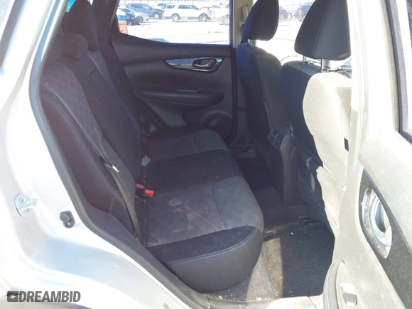 2017 Nissan Rogue Sport SV with VIN JN1BJ1CP6HW010659, listed as a IAAI auction lot 41024516 with 165,498 mi miles. Bid and sale history available at carsss.com. Image 8.