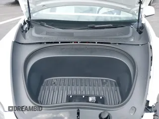 2025 Tesla Model 3 Long Range с VIN 5YJ3E1EA2SF981877, выставлен на аукционе IAAI как лот 42412352 с пробегом 1 967 миль миль и . История ставок и продаж доступна на DreamBid. Изображение 10.