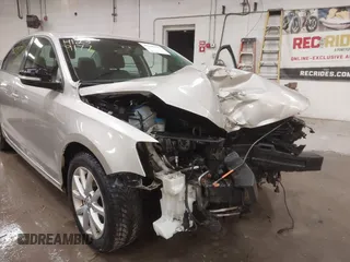 2012 Volkswagen Jetta Sedan SE w/Convenience & Sunroof PZEV with VIN 3VWBP7AJ0CM128368, listed as a IAAI auction lot 41239177 with 332,125 mi miles. Bid and sale history available at carsss.com. Image 18.