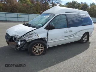 2000 Dodge Caravan SE with VIN 1B4GP44L8YB797844, listed as a Copart auction lot 72460724 with 184,841 mi miles and Salvage Title. Bid and sale history available at carsss.com. Image 1.