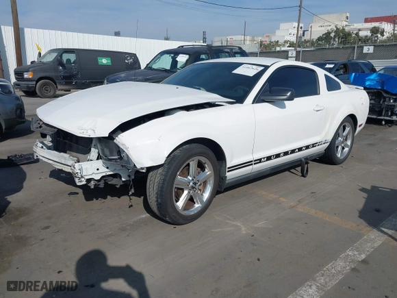 2008 Ford Mustang Deluxe with VIN 1ZVHT80N585100059, listed as a IAAI auction lot 41462626 with 1 mi miles. Bid and sale history available at carsss.com. Image 15.