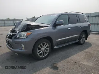 2014 Lexus LX 570 z VIN JTJHY7AX5E4133379, wystawiony jako Copart lot #59275155 z przebiegiem 151 561 mil mil oraz Czysty tytuł • Clean title. Historia ofert i sprzedaży dostępna na DreamBid. Obrazek 1.