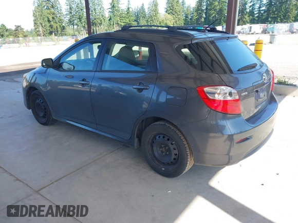 2010 Toyota Matrix z VIN 2T1KU4EE4AC284880, wystawiony jako IAAI lot #42408735 z przebiegiem 140 127 mil mil oraz . Historia ofert i sprzedaży dostępna na DreamBid. Obrazek 3.