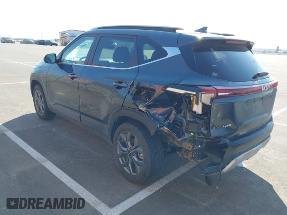 2024 Kia Seltos S z VIN KNDEUCAA1R7606866, wystawiony jako IAAI lot #41860017 z przebiegiem 15 384 mil mil oraz . Historia ofert i sprzedaży dostępna na DreamBid. Obrazek 3.