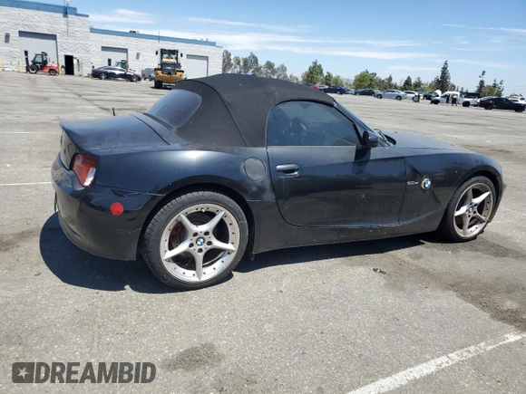 2006 BMW Z4 3.0si z VIN 4USBU53586LX01503, wystawiony jako Copart lot #64244495 z przebiegiem 116 616 mil mil oraz Szkoda całkowita • Salvage title. Historia ofert i sprzedaży dostępna na DreamBid. Obrazek 3.