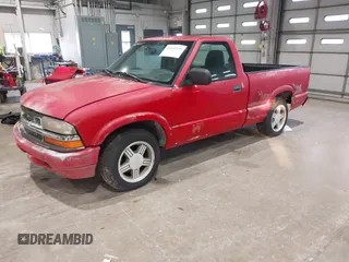 1999 Chevrolet S-10 LS with VIN 1GCCS1449XK163562, listed as a IAAI auction lot 40983215 with 57,489 mi miles. Bid and sale history available at carsss.com. Image 2.