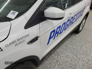 2018 Ford Escape SE z VIN 1FMCU9GD4JUA76194, wystawiony jako IAAI lot #42421138 z przebiegiem 47 896 mil mil oraz . Historia ofert i sprzedaży dostępna na DreamBid. Obrazek 3.