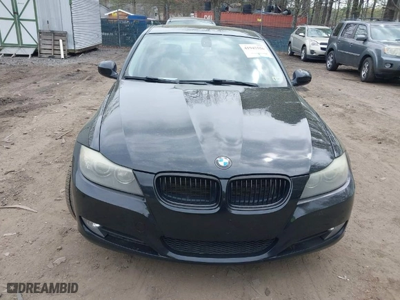 2011 BMW 3 Series 328i with VIN WBAPH7C51BE678914, listed as a IAAI auction lot 41945556 with 171,271 mi miles. Bid and sale history available at carsss.com. Image 6.