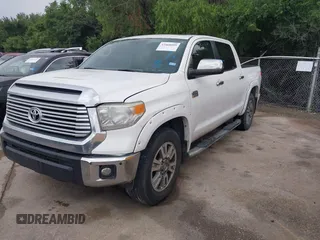 2015 Toyota Tundra Platinum z VIN 5TFGY5F14FX178336, wystawiony jako IAAI lot #42468099 z przebiegiem 239 977 mil mil oraz . Historia ofert i sprzedaży dostępna na DreamBid. Obrazek 2.