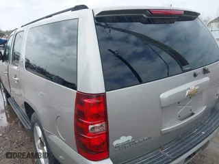 2007 Chevrolet Suburban LT with VIN 3GNFC16J37G135171, listed as a IAAI auction lot 41672943 with 1 mi miles. Bid and sale history available at carsss.com. Image 3.