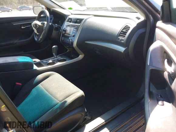 2015 Nissan Altima S with VIN 1N4AL3AP2FN345623, listed as a IAAI auction lot 41899319 with 350,211 mi miles and . Bid and sale history available at carsss.com. Image 5.