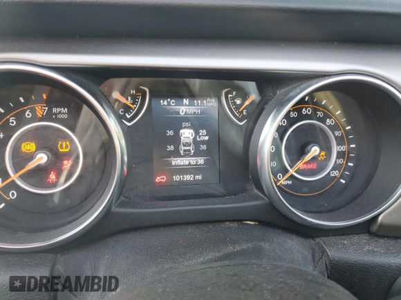 2020 Jeep Wrangler Unlimited Sport Altitude z VIN 1C4HJXDG1LW277726, wystawiony jako Copart lot #46754635 z przebiegiem 101 392 mil mil oraz Szkoda całkowita • Salvage title. Historia ofert i sprzedaży dostępna na DreamBid. Obrazek 9.