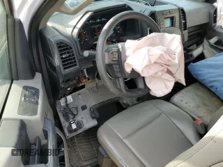 2019 Ford F-150 XL z VIN 1FTMF1CB7KKC65587, wystawiony jako Copart lot #68367244 z przebiegiem Nie podano mil oraz Szkoda całkowita • Salvage title. Historia ofert i sprzedaży dostępna na DreamBid. Obrazek 8.