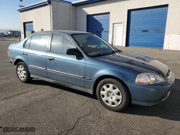 1998 Honda Civic DX with VIN 2HGEJ6624WH621150, listed as a Copart auction lot 73565894 with 104,086 mi miles and Salvage Title. Bid and sale history available at carsss.com. Image 4.