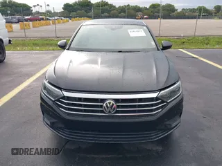 2019 Volkswagen Jetta SEL z VIN 3VWEB7BU2KM273950, wystawiony jako IAAI lot #42414034 z przebiegiem 84 100 mil mil oraz . Historia ofert i sprzedaży dostępna na DreamBid. Obrazek 12.