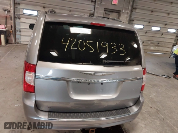 2013 Chrysler Town & Country Touring with VIN 2C4RC1BG1DR646691, listed as a IAAI auction lot 42051933 with 162,960 mi miles. Bid and sale history available at carsss.com. Image 16.