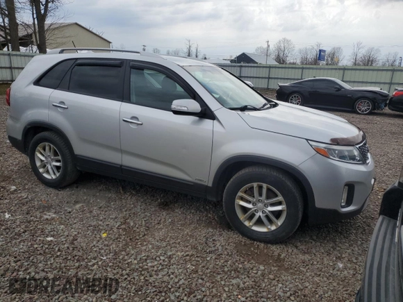 2014 Kia Sorento LX with VIN 5XYKTCA62EG506628, listed as a Copart auction lot 52895625 with 133,674 mi miles and Salvage Title. Bid and sale history available at carsss.com. Image 4.