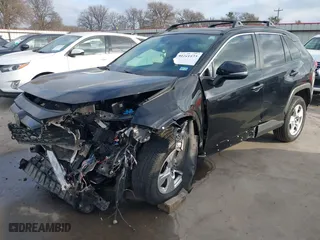 2019 Toyota RAV4 XLE with VIN JTMW1RFV4KJ012096, listed as a IAAI auction lot 41521173 with NaN miles. Bid and sale history available at carsss.com. Image 21.