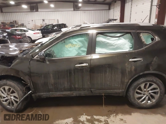 2015 Nissan Rogue SV with VIN 5N1AT2MV1FC901930, listed as a IAAI auction lot 41596966 with 116,083 mi miles. Bid and sale history available at carsss.com. Image 13.
