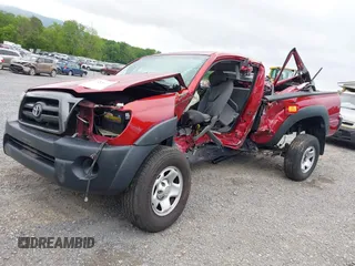 2005 Toyota Tacoma z VIN 5TEUU42N05Z130535, wystawiony jako IAAI lot #42220806 z przebiegiem 141 370 mil mil oraz . Historia ofert i sprzedaży dostępna na DreamBid. Obrazek 6.
