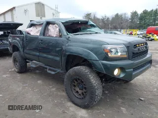 2011 Toyota Tacoma with VIN 5TFLU4EN0BX021583, listed as a IAAI auction lot 41937302 with 249,251 mi miles. Bid and sale history available at carsss.com. Image 1.
