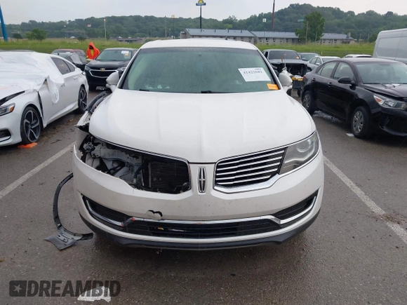 2016 Lincoln MKX Select z VIN 2LMPJ6KR1GBL37294, wystawiony jako IAAI lot #42422681 z przebiegiem 103 505 mil mil oraz . Historia ofert i sprzedaży dostępna na DreamBid. Obrazek 13.