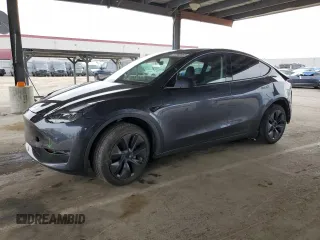 2025 Tesla Model Y Long Range with VIN 7SAYGDED2SF234388, listed as a Copart auction lot 47250965 with 3,702 mi miles and Salvage Title. Bid and sale history available at DreamBid. Image 1.