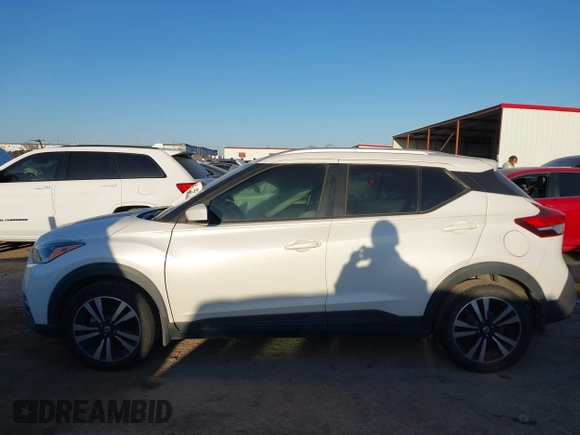 2019 Nissan Kicks SR z VIN 3N1CP5CU1KL546903, wystawiony jako IAAI lot #41765649 z przebiegiem 42 095 mil mil oraz . Historia ofert i sprzedaży dostępna na DreamBid. Obrazek 15.