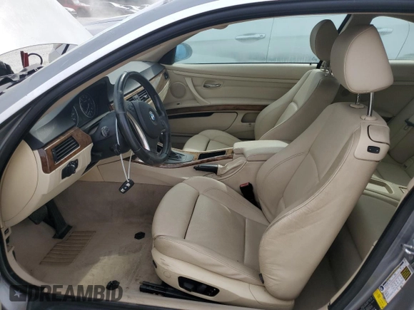 2007 BMW 3 Series 328i z VIN WBAWV135X7P117866, wystawiony jako Copart lot #46118685 z przebiegiem 112 828 mil mil oraz Szkoda całkowita • Salvage title. Historia ofert i sprzedaży dostępna na DreamBid. Obrazek 7.