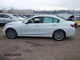 2024 BMW 3 Series 330i xDrive with VIN 3MW89FF04R8E84855, listed as a IAAI auction lot 41318061 with 1,047 mi miles. Bid and sale history available at carsss.com. Image 14.