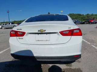 2016 Chevrolet Malibu LS z VIN 1G1ZB5ST5GF243762, wystawiony jako IAAI lot #42322879 z przebiegiem 172 926 mil mil oraz . Historia ofert i sprzedaży dostępna na DreamBid. Obrazek 16.