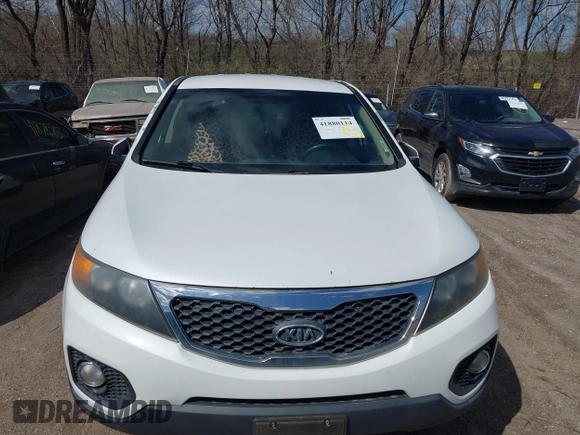2011 Kia Sorento EX with VIN 5XYKU3A17BG008809, listed as a IAAI auction lot 41880114 with 183,474 mi miles. Bid and sale history available at carsss.com. Image 6.