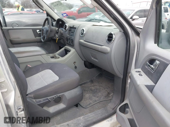 2006 Ford Expedition Special Service with VIN 1FMPU15526LA97931, listed as a IAAI auction lot 41296168 with 160,669 mi miles. Bid and sale history available at carsss.com. Image 5.