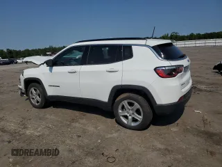 2023 Jeep Compass Latitude z VIN 3C4NJDBN6PT562209, wystawiony jako Copart lot #59638715 z przebiegiem 45 360 mil mil oraz Szkoda całkowita • Salvage title. Historia ofert i sprzedaży dostępna na DreamBid. Obrazek 2.