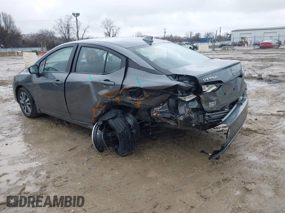 2024 Nissan Versa SV z VIN 3N1CN8EV7RL843827, wystawiony jako IAAI lot #41741043 z przebiegiem 9 062 mil mil oraz . Historia ofert i sprzedaży dostępna na DreamBid. Obrazek 3.