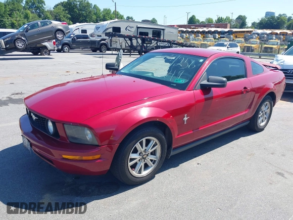 2005 Ford Mustang Deluxe z VIN 1ZVFT80N455125487, wystawiony jako IAAI lot #42565249 z przebiegiem 189 093 mil mil oraz . Historia ofert i sprzedaży dostępna na DreamBid. Obrazek 2.