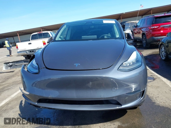 2020 Tesla Model Y Long Range with VIN 5YJYGDEF8LF000658, listed as a IAAI auction lot 41669246 with 44,281 mi miles and . Bid and sale history available at DreamBid. Image 13.