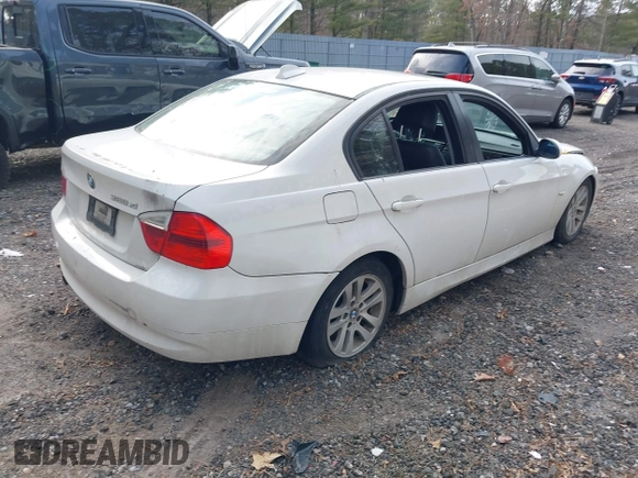 2007 BMW 3 Series 328xi with VIN WBAVC93577KX53139, listed as a IAAI auction lot 41719473 with 155,716 mi miles. Bid and sale history available at carsss.com. Image 4.