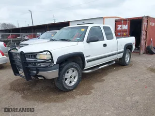 2002 Chevrolet Silverado 1500 LT with VIN 2GCEK19T621119603, listed as a IAAI auction lot 41680628 with 297,478 mi miles. Bid and sale history available at carsss.com. Image 2.