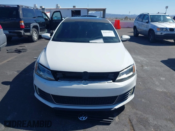 2014 Volkswagen Jetta GLI Autobahn with VIN 3VW5T7AJ8EM367002, listed as a IAAI auction lot 42032055 with 186,301 mi miles and . Bid and sale history available at DreamBid. Image 6.