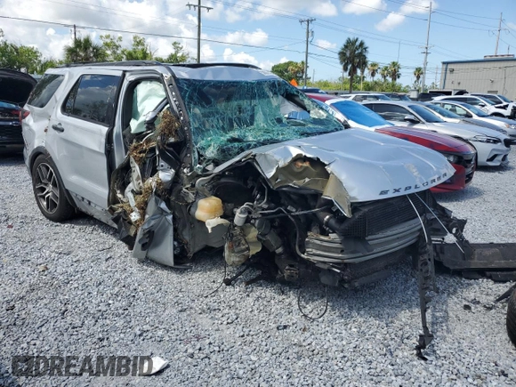 2016 Ford Explorer Sport z VIN 1FM5K8GTXGGA03127, wystawiony jako Copart lot #56862035 z przebiegiem Nie podano mil oraz Szkoda całkowita • Salvage title. Historia ofert i sprzedaży dostępna na DreamBid. Obrazek 4.