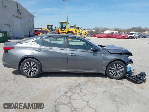 2023 Nissan Altima SV z VIN 1N4BL4DV3PN410873, wystawiony jako IAAI lot #42055332 z przebiegiem 46 121 mil mil oraz . Historia ofert i sprzedaży dostępna na DreamBid. Obrazek 14.
