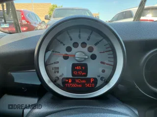 2010 MINI Clubman S z VIN WMWMM3C51ATP94180, wystawiony jako Copart lot #58029585 z przebiegiem 117 560 mil mil oraz Tytuł czysty. Historia ofert i sprzedaży dostępna na DreamBid. Obrazek 8.